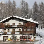 Hotel Al Larin