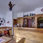 Hotel Al Larin 3*