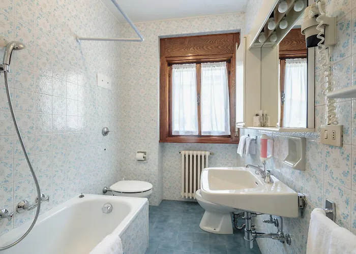 알 라린 코르티나 담페조