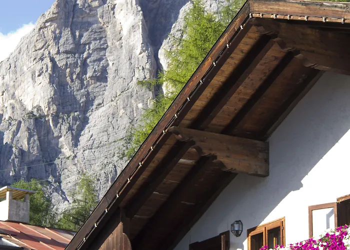 Hotel Al Larin